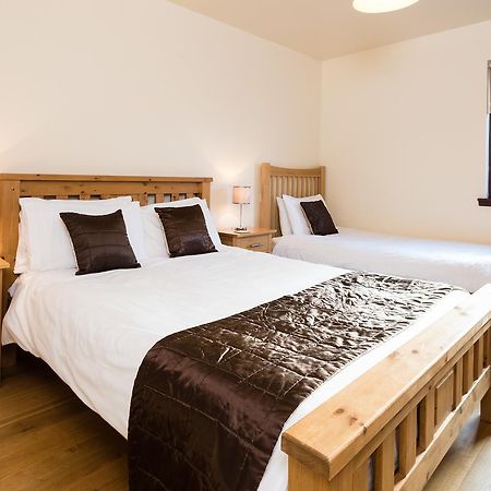 Lodge 9 Glengoulandie Lodges อาเบอร์เฟลดี ภายนอก รูปภาพ