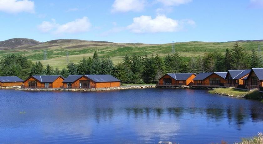 Lodge 9 Glengoulandie Lodges อาเบอร์เฟลดี ภายนอก รูปภาพ