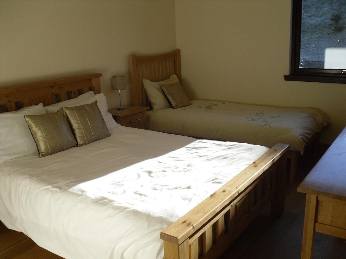 Lodge 9 Glengoulandie Lodges อาเบอร์เฟลดี ภายนอก รูปภาพ