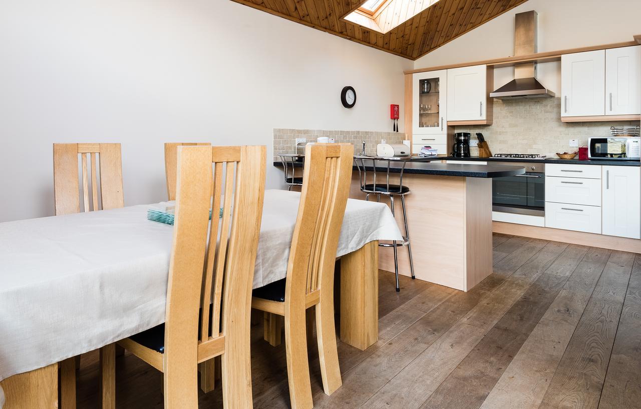 Lodge 9 Glengoulandie Lodges อาเบอร์เฟลดี ภายนอก รูปภาพ